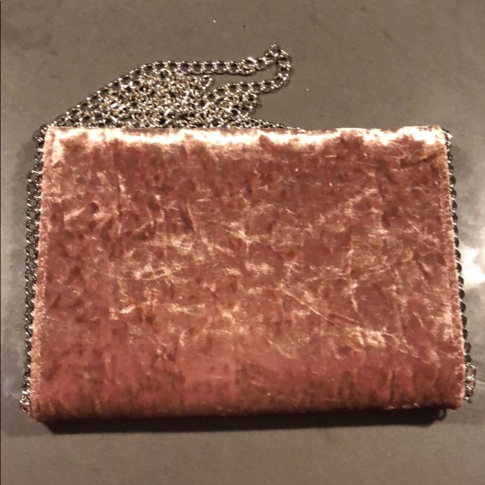 Chelsea 28 pink velvet crossbody bag - Picture 4 of 6